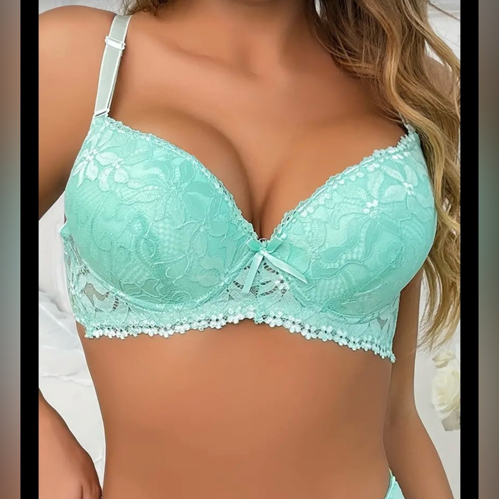 New Large Comfortable Contrast Lace Push Up Bra